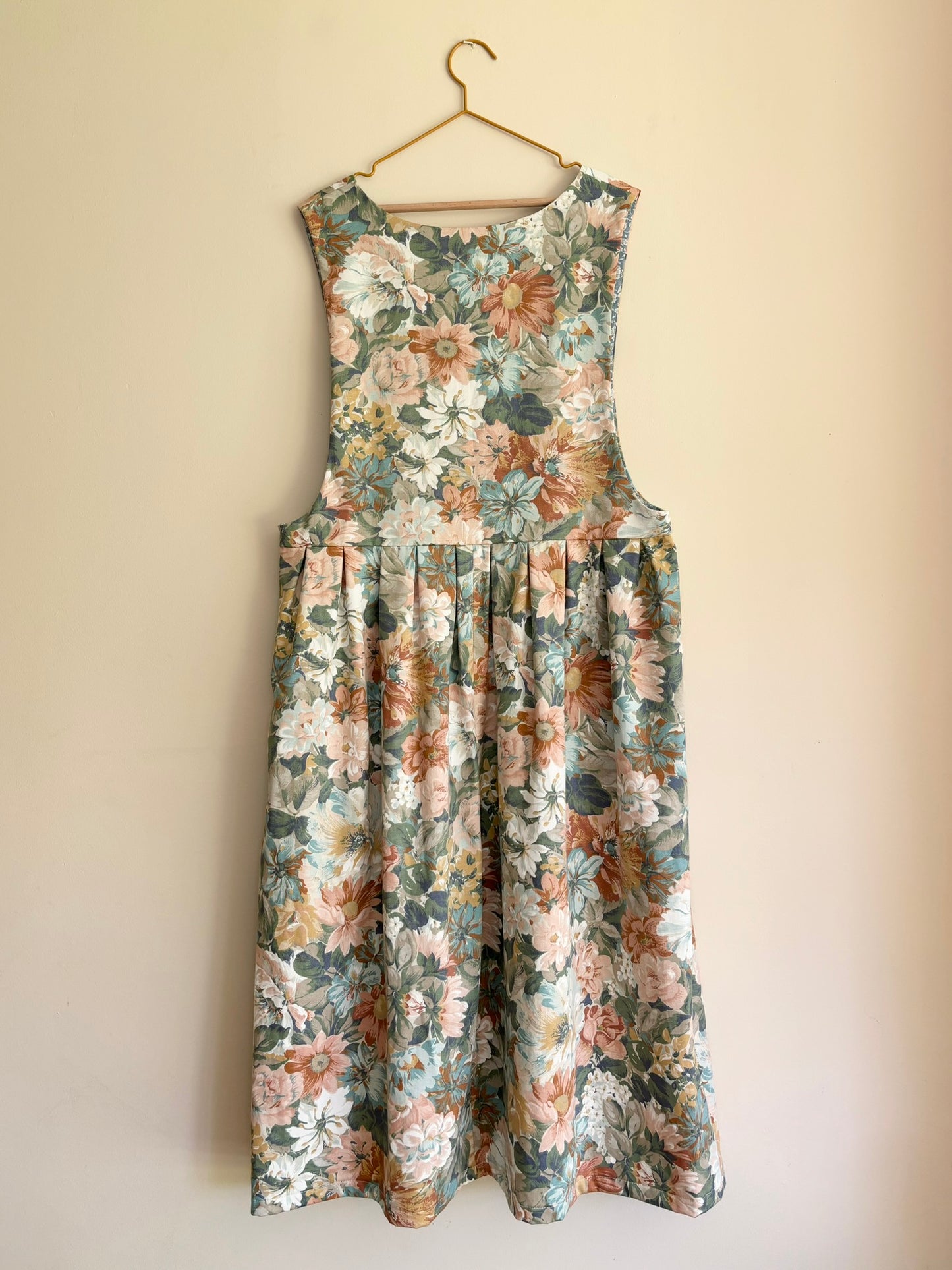 Hebden Pinafore in Vintage Cream Floral - UK 16-18